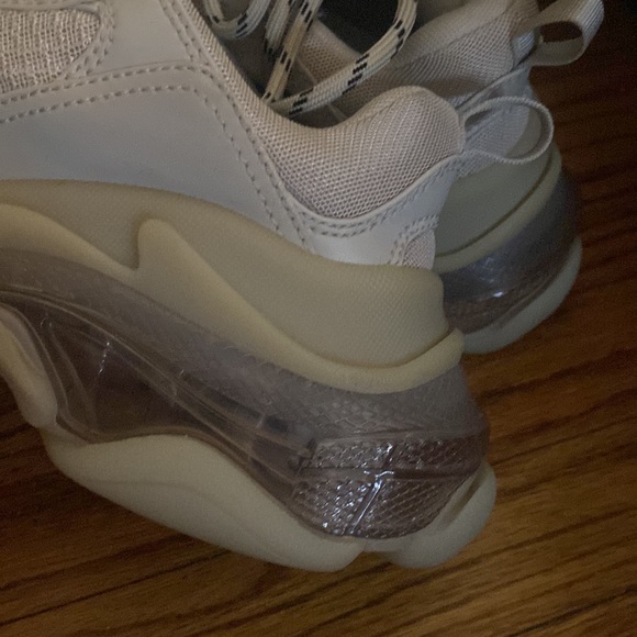 BALENCIAGA
Beige Triple S Sneakers - Picture 8 of 13